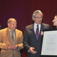 Judge Garzón accepts ALBA/Puffin Award for Human Rights Activism