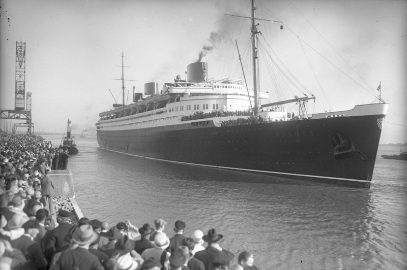 The SS Bremen in 1931. Bundesarchiv, Georg Pahl, CC-BY-SA 3.0.