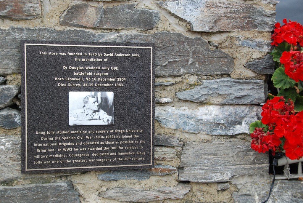 The plaque for Jolly.