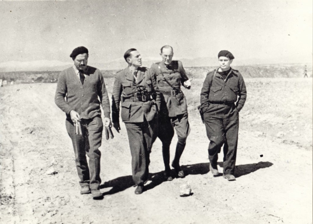 Hemingway, Ivens and Republican officers. Photo Ivens Foundation