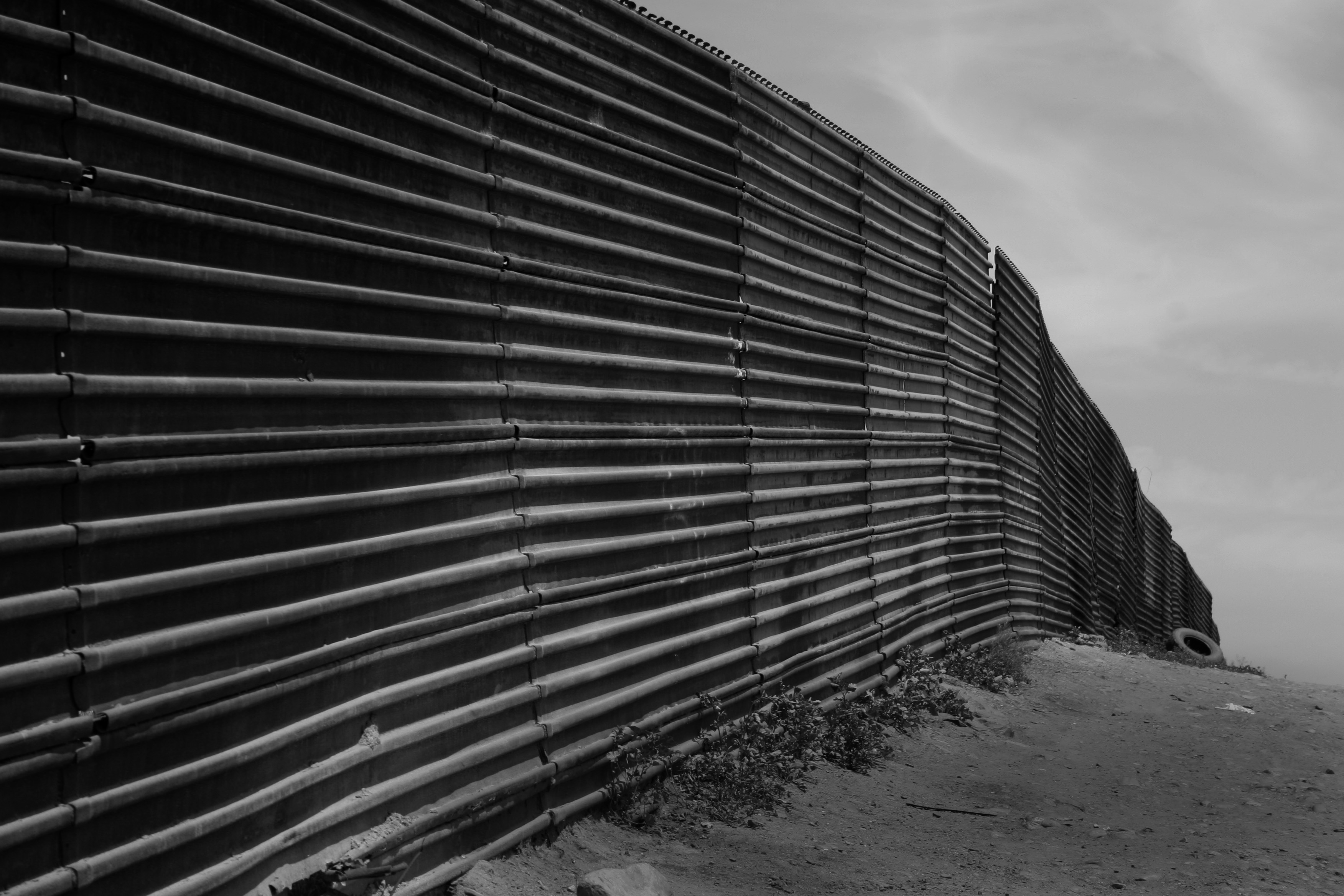 Us-mexico_border_at_Tijuana